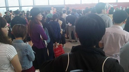 Hơn 100 hành khách bị hủy chuyến bay do thời tiết xấu ảnh 1