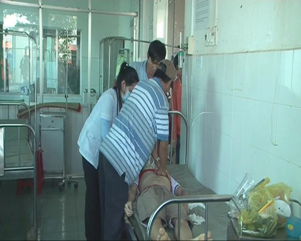 Đi bơi tại hồ không rào chắn, một học sinh chết đuối ảnh 1