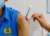 TP.HCM ưu tiên tiêm chủng vaccine COVID-19 cho 44.000 người