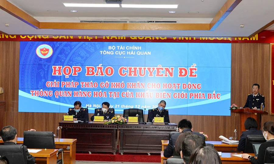 Khẩn cấp giải cứu 6.200 xe hàng kẹt ở cửa khẩu ảnh 2