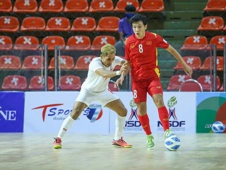 Một trận tranh HCĐ và tìm chiếc vé cuối dự vòng chung kết Asian Cup thật khó khăn của futsal Việt Nam trước Myanmar. Ảnh: VFF