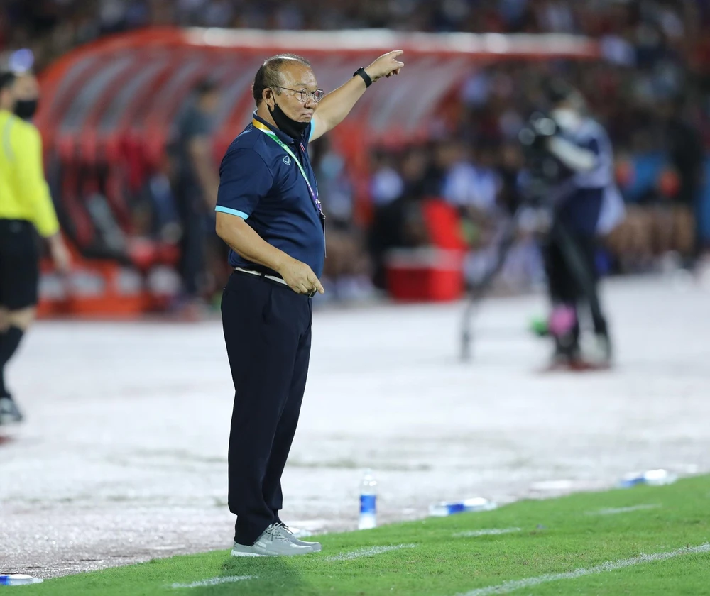 HLV Park Hang-seo hướng các học trò đến việc thắng một cuộc chiến chứ không chỉ một trận đấu. Ảnh: ANH PHƯƠNG