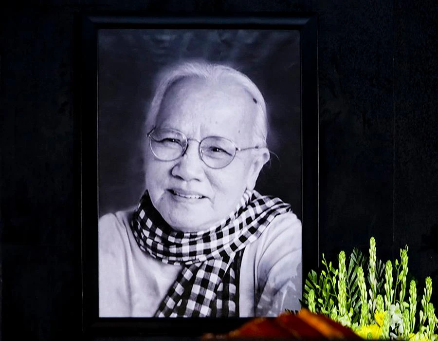 Di ảnh bà Ngô Thị Huệ.