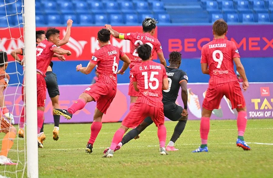 Sài Gòn FC đang vùng vẫy ở nhóm dưới. Ảnh: ANH PHƯƠNG Sài Gòn FC đang vùng vẫy ở nhóm dưới. Ảnh: ANH PHƯƠNG