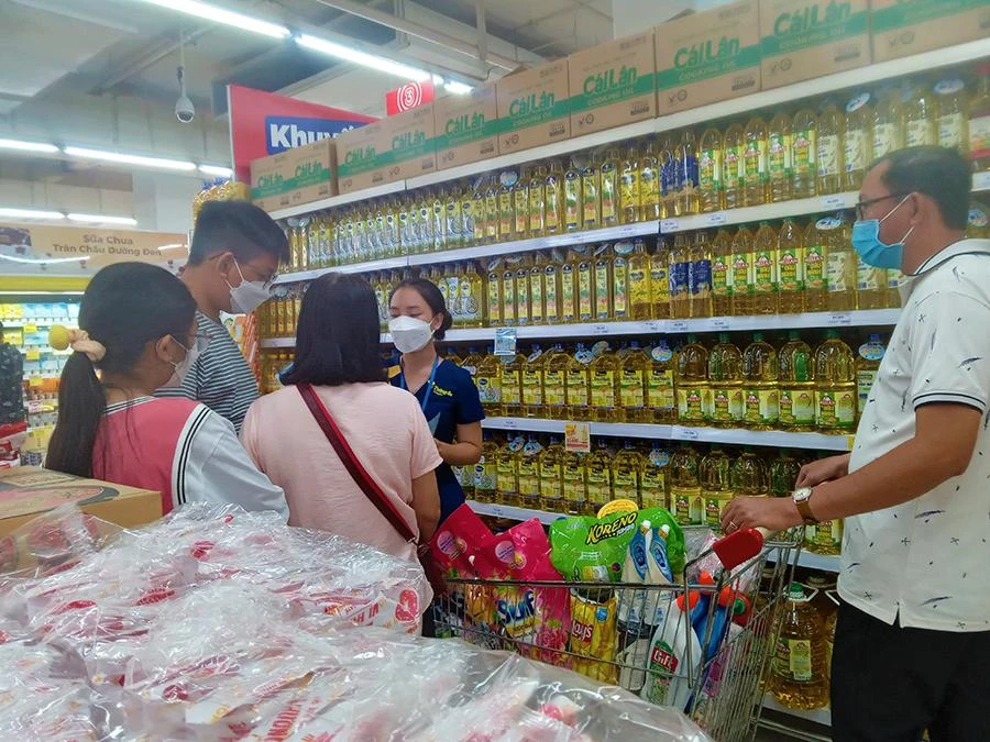 Trong tháng 5, doanh thu của chín hệ thống siêu thị ở TP.HCM đạt 3.514 tỉ đồng. Ảnh: T.UYÊN