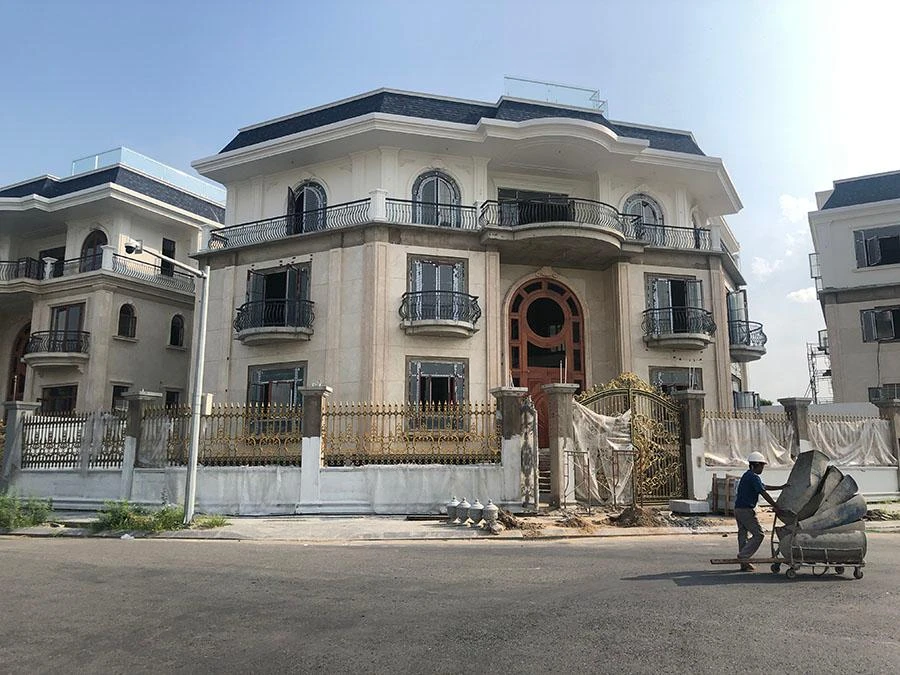 Thị trường đang phát triển mạnh phân khúc trung cấp, cao cấp. Ảnh: Q.HUY