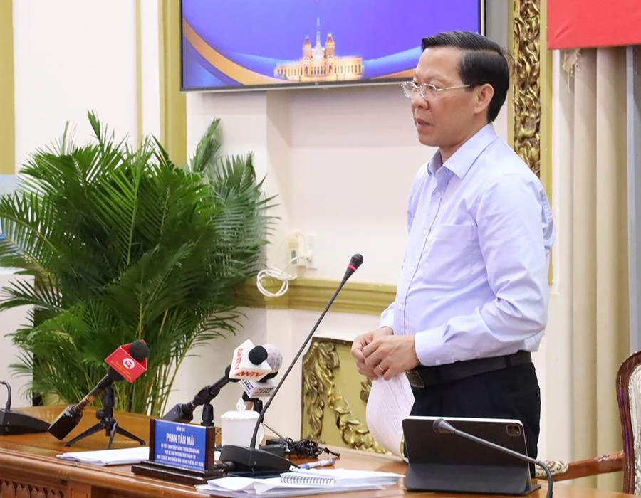 Chủ tịch UBND TP.HCM Phan Văn Mãi phát biểu kết luận cuộc họp. Ảnh: TTBC