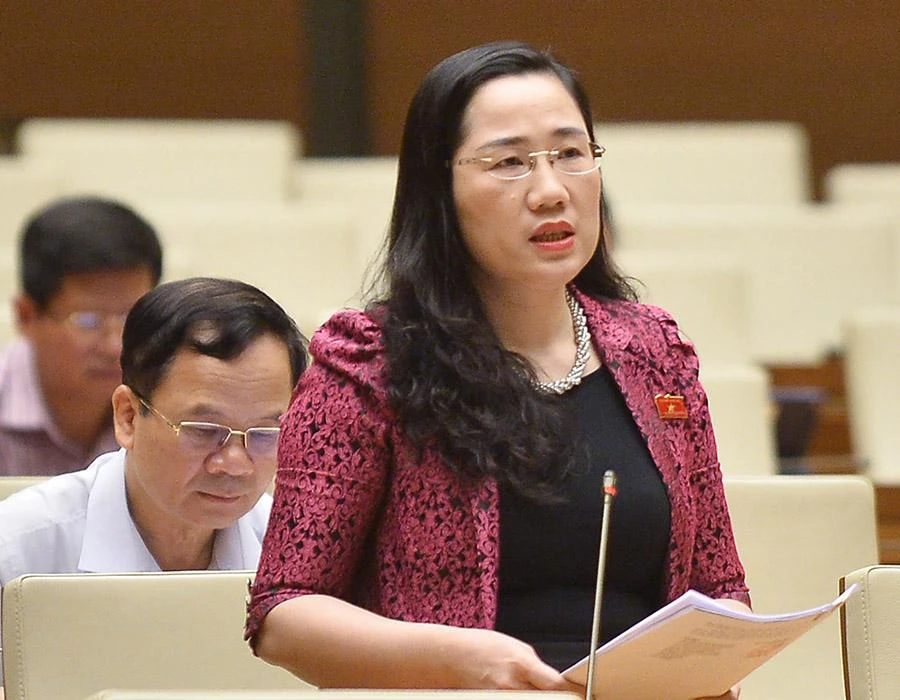 Đại biểu Nguyễn Thị Thủy phát biểu tại phiên chất vấn. Ảnh: Quochoi