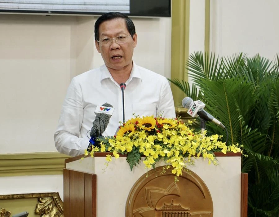 Chủ tịch UBND TP.HCM Phan Văn Mãi trả lời tại phiên giải trình. Ảnh: BẢO PHƯƠNG Chủ tịch UBND TP.HCM Phan Văn Mãi trả lời tại phiên giải trình. Ảnh: BẢO PHƯƠNG