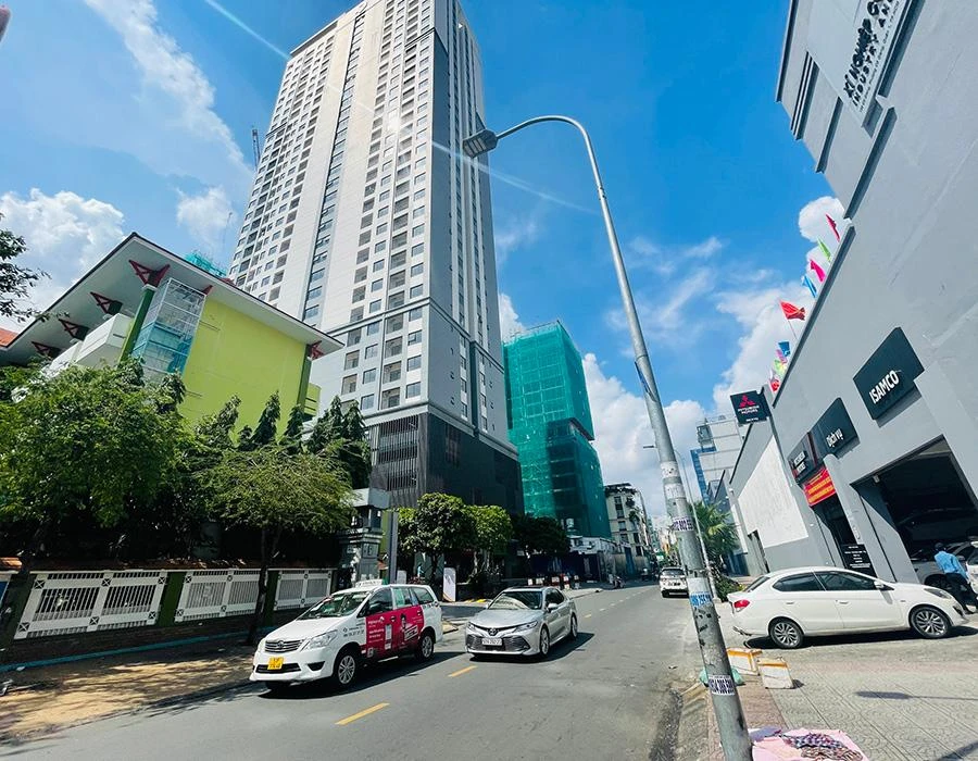 Chung cư cũ số 100 Cô Giang được xây mới, đáp ứng nhu cầu an cư của người dân. Ảnh: V.HOA