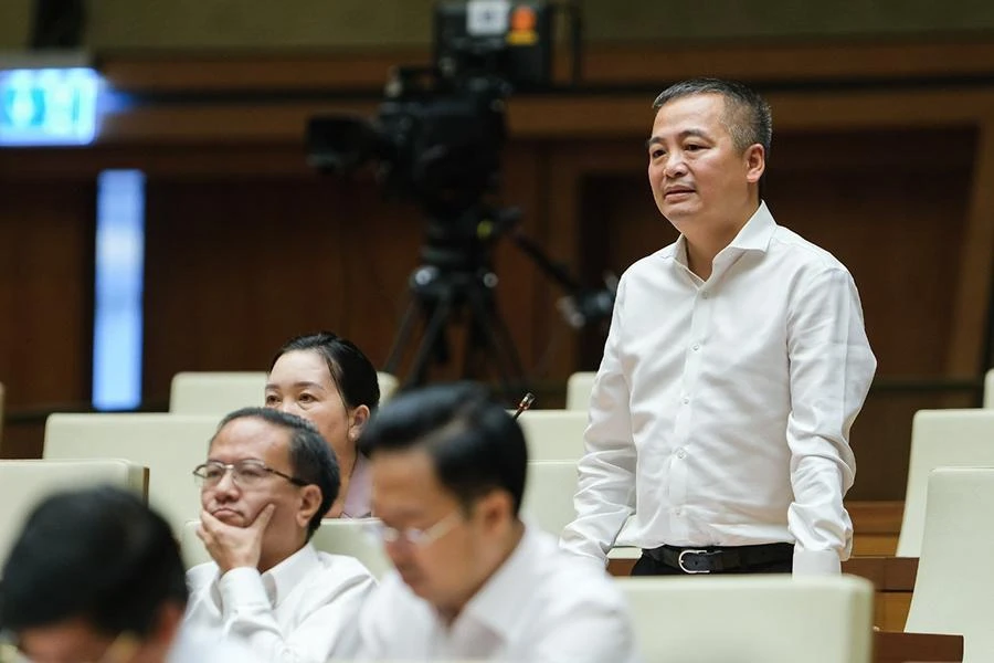 Đại biểu Quốc hội Nguyễn Lân Hiếu cho rằng chỉ nên quy định ba hình thức hợp tác công tư trong y tế. Ảnh: PHẠM THÀNH