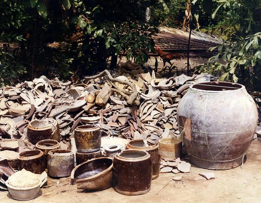 Các sản phẩm của lò gốm cổ Hưng Lợi. Ảnh: UBND quận 8