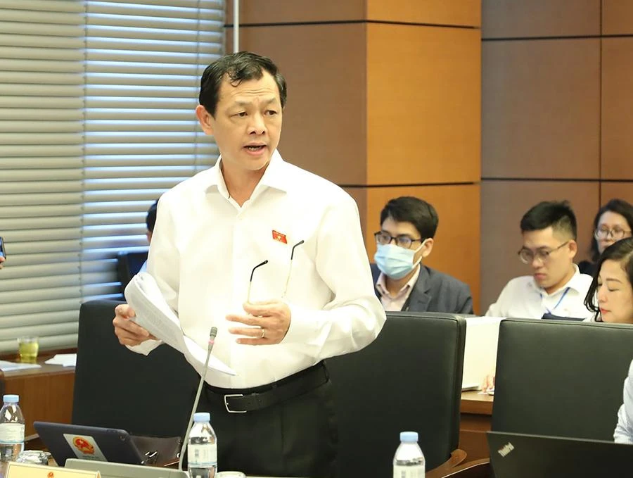 Đại biểu Nguyễn Tri Thức, Giám đốc BV Chợ Rẫy đề nghị xem hàng hóa y tế là loại hàng hóa đặc biệt trong dự luật Đấu thầu (sửa đổi). Ảnh: Quochoi.vn