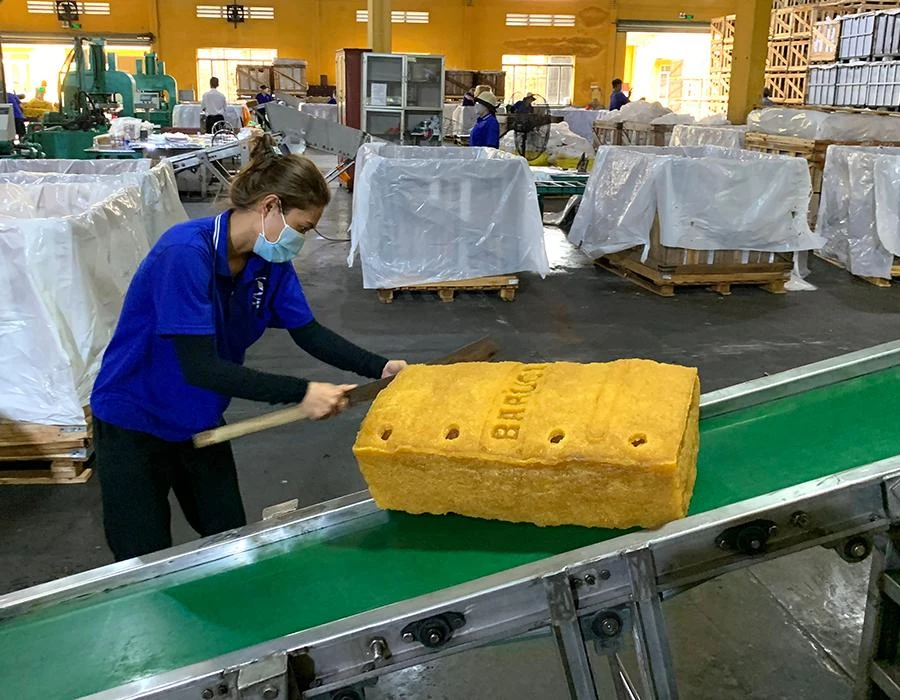 Thời gian gần đây, nhiều doanh nghiệp ngành cao su gặp khó khăn do chưa được hoàn thuế VAT. Ảnh: QH