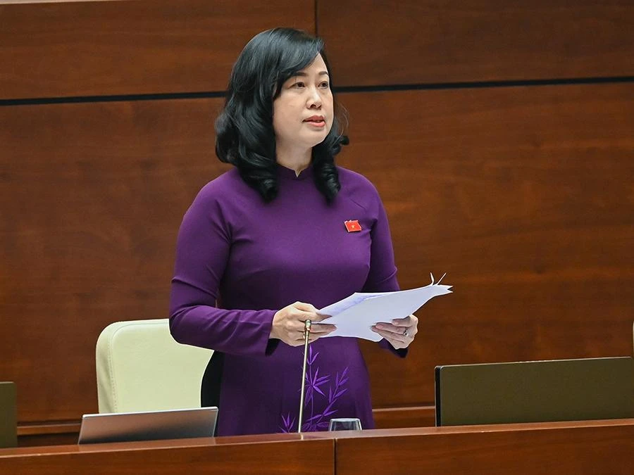 Bộ trưởng Bộ Y tế Đào Hồng Lan tại kỳ họp Quốc hội ngày 24-10-2022. Ảnh: T.THẮNG