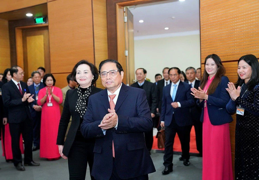 Thủ tướng Phạm Minh Chính, Bộ trưởng Bộ Nội vụ Phạm Thị Thanh Trà cùng các đại biểu tham dự hội nghị. Ảnh: NHẬT BẮC