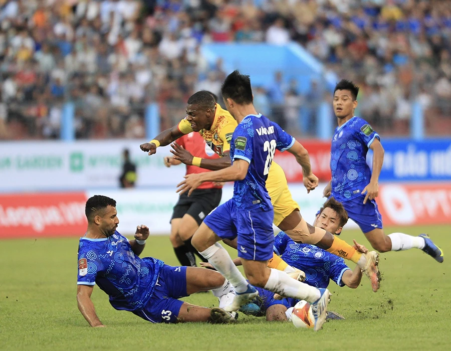 Khánh Hòa làm khách trên sân Thống Nhất sẽ gặp nhiều khó khăn với mục tiêu kiếm 1 điểm. Ảnh: ANH PHƯƠNG