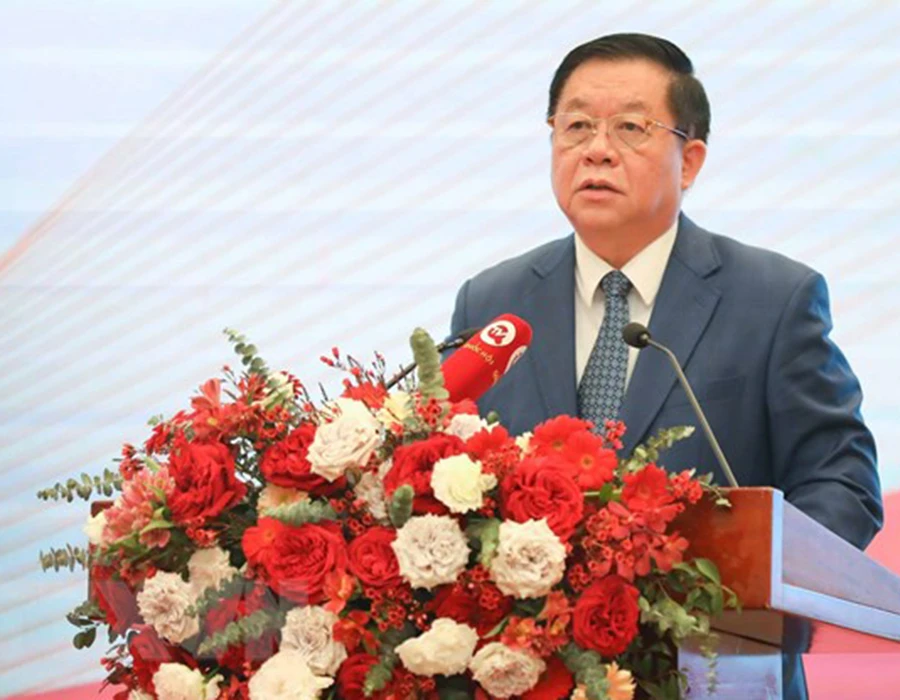 Bí thư Trung ương Đảng, Trưởng ban Tuyên giáo Trung ương Nguyễn Trọng Nghĩa phát biểu tại hội thảo. Ảnh: VT