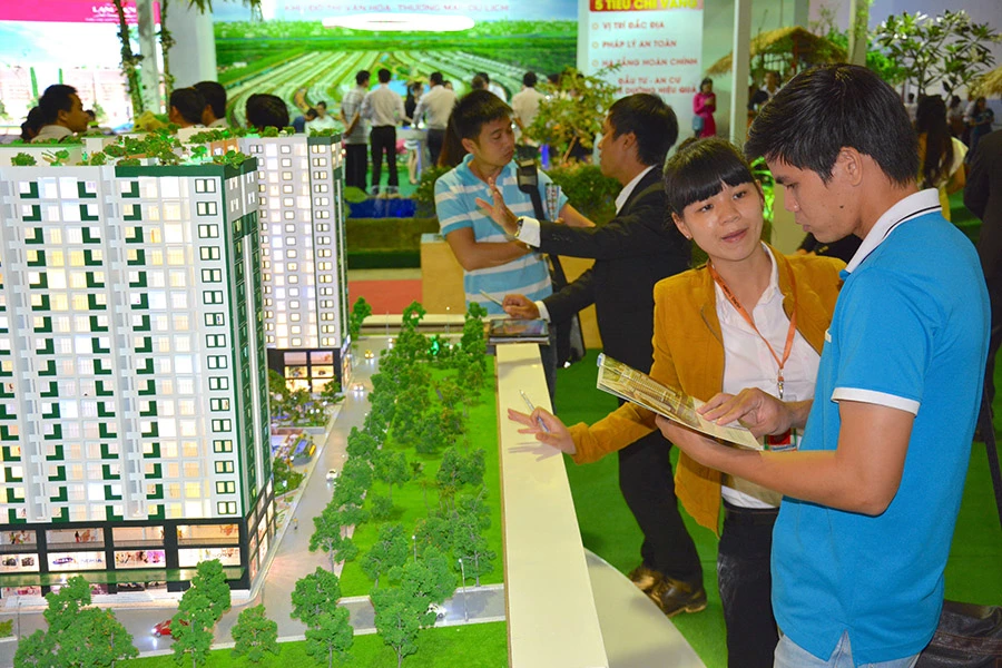 Người muốn mua nhà cần có sẵn số vốn ít nhất 30% giá trị căn nhà. Ảnh: Q.HUY