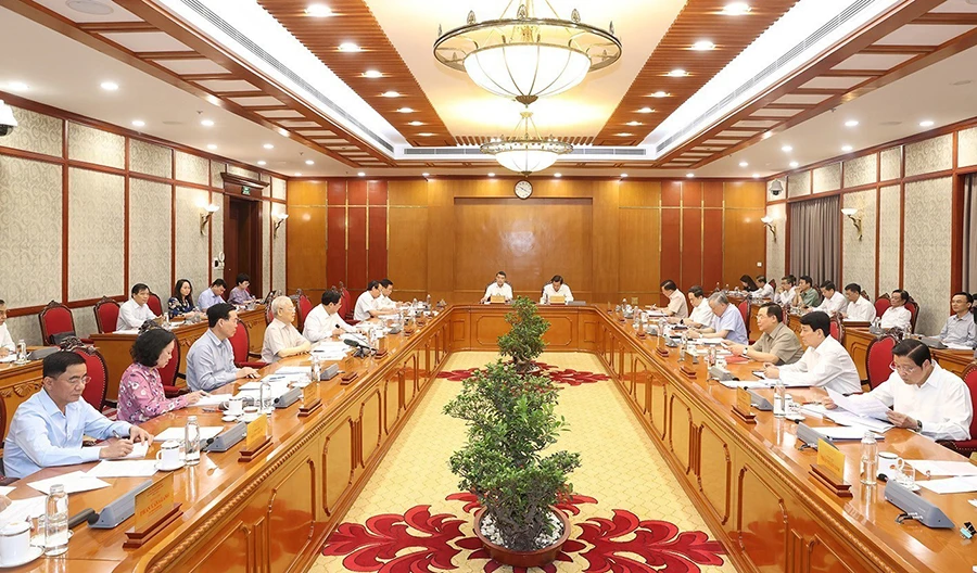 Tổng Bí thư Nguyễn Phú Trọng chủ trì cuộc họp Bộ Chính trị, Ban Bí thư. Ảnh: TTXVN