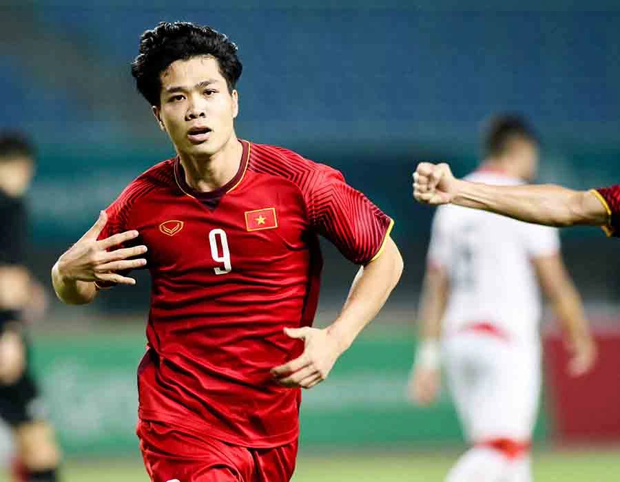 Cùng với Văn Toàn, Công Phượng được ưu tiên lên đội tuyển dù HLV Troussier chưa có điều kiện kiểm chứng phong độ của hai cầu thủ này. Ảnh: ND