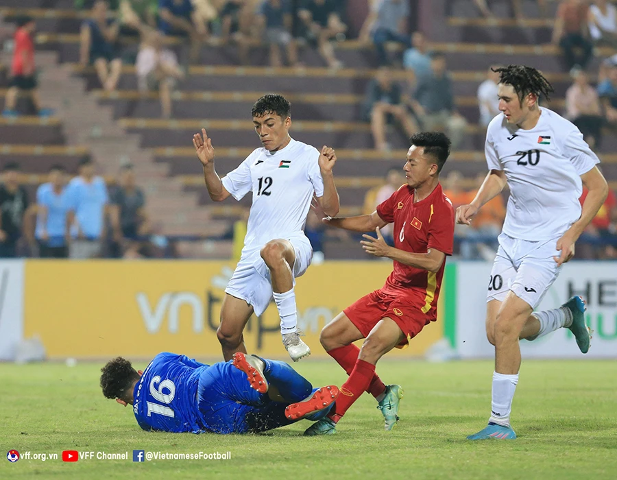 Cầu thủ Palestine và Việt Nam từng chạm trán nhau. Ảnh: VFF Cầu thủ Palestine và Việt Nam từng chạm trán nhau. Ảnh: VFF