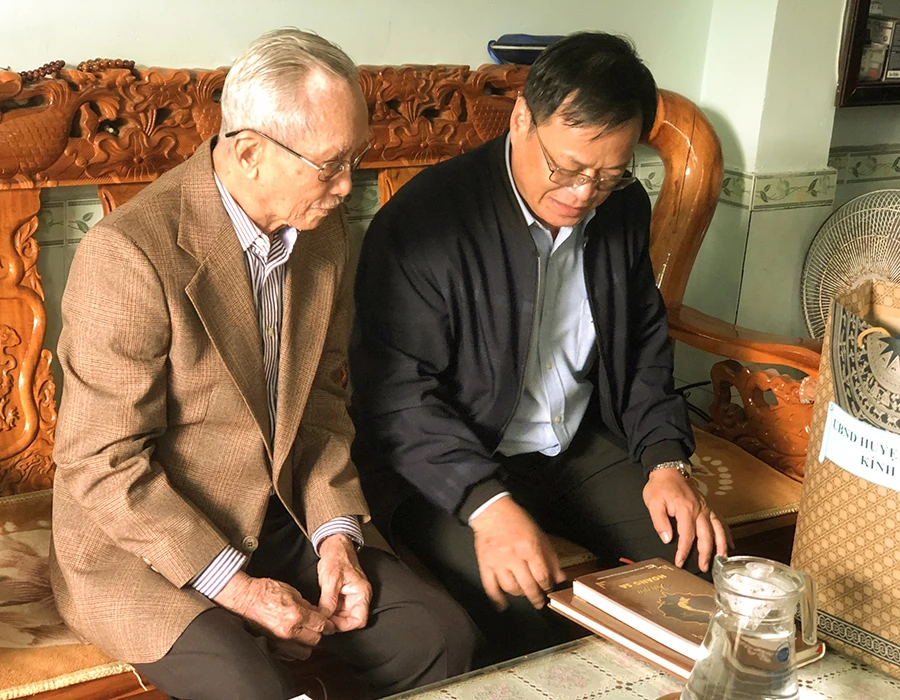 Từ vụ cưỡng chiếm Hoàng Sa: Lên án bạo lực ở Biển Đông