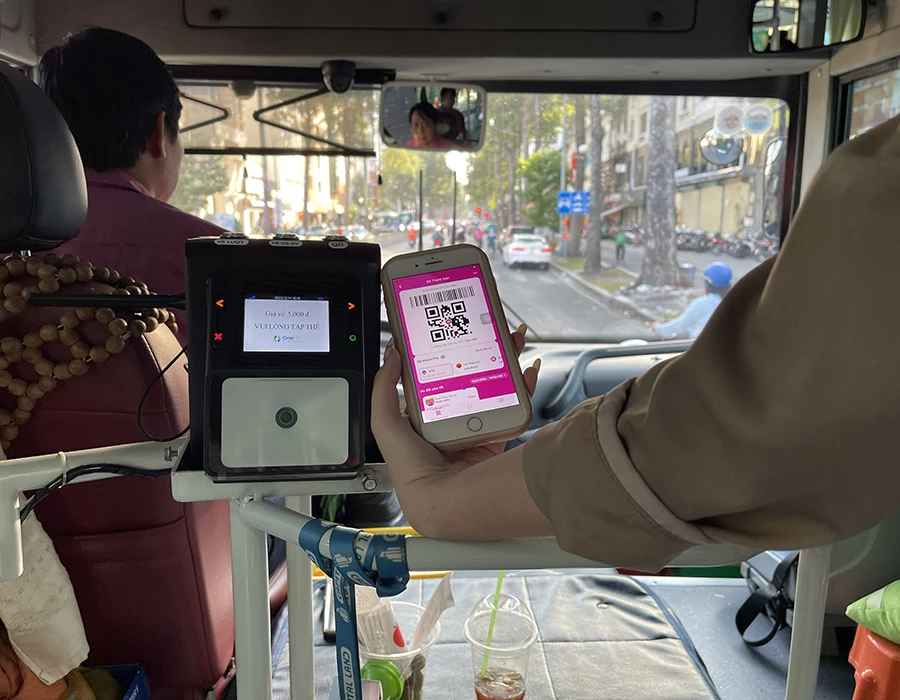 không dùng tiền mặt