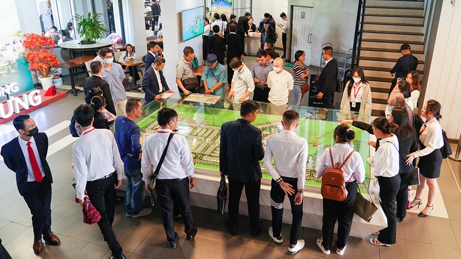 Môi giới bất động sản phải có chứng chỉ hành nghề