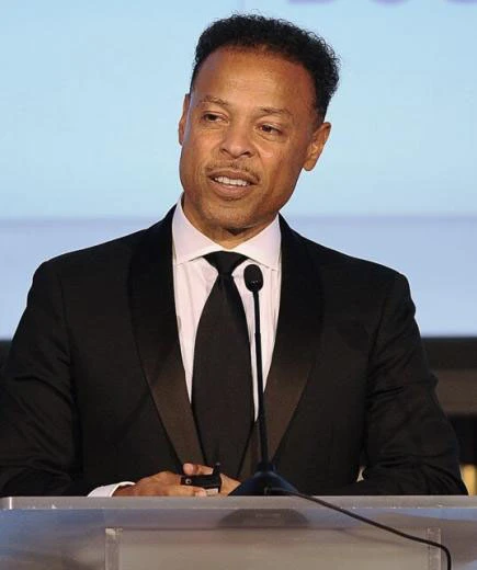 Ảnh tem họ đã nói_ông Marc Mealy.jpg