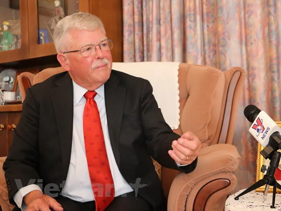 P3-Carlyle Thayer.jpg