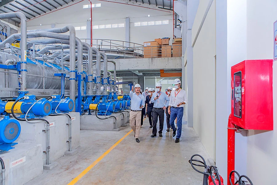 Một doanh nghiệp sản xuất giấy trong Khu công nghiệp Hiệp Phước với mô hình sản xuất tiết kiệm tối đa nguyên nhiên liệu, giảm thiểu chất thải phát sinh. Ảnh: CTV