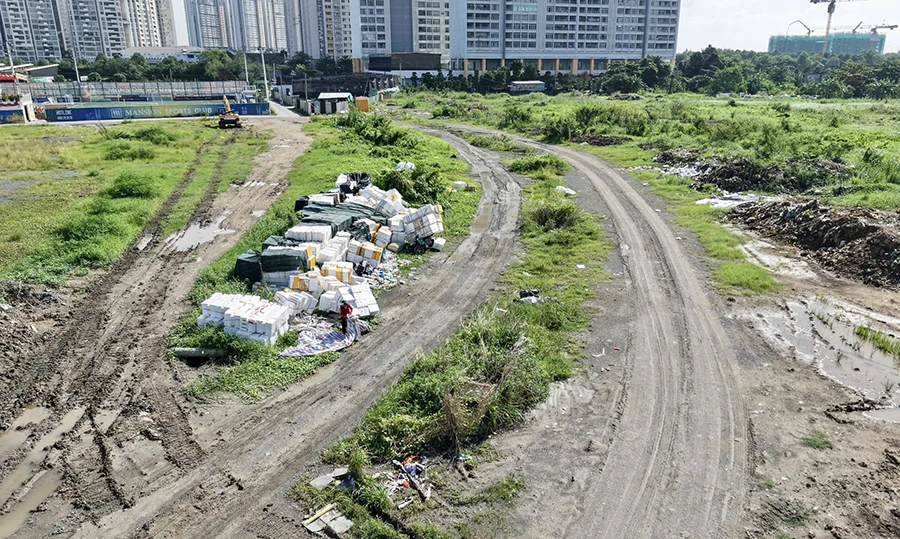 Khu đất 22.000 m2 thuộc khu đô thị An Phú chậm giải phóng mặt bằng một trong những nguyên nhân cản trở tiến độ của toàn dự án. Ảnh: THUẬN VĂN