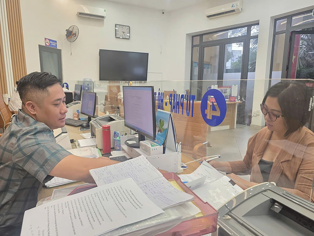P3-chinh-quyen-hai-cap-TP.HCM.jpg