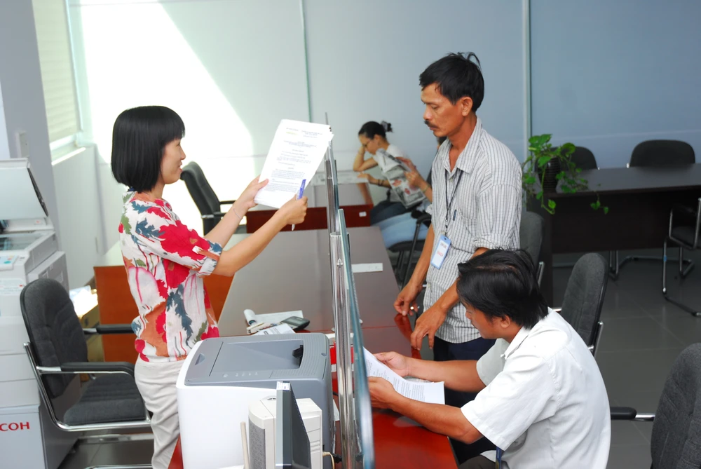 Kỷ lục Guness về số trang văn bản pháp luật cung cấp miễn phí (2).jpg