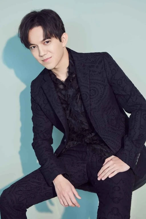 Chàng hoàng tử có giọng hát của 'người ngoài hành tinh' ảnh 1