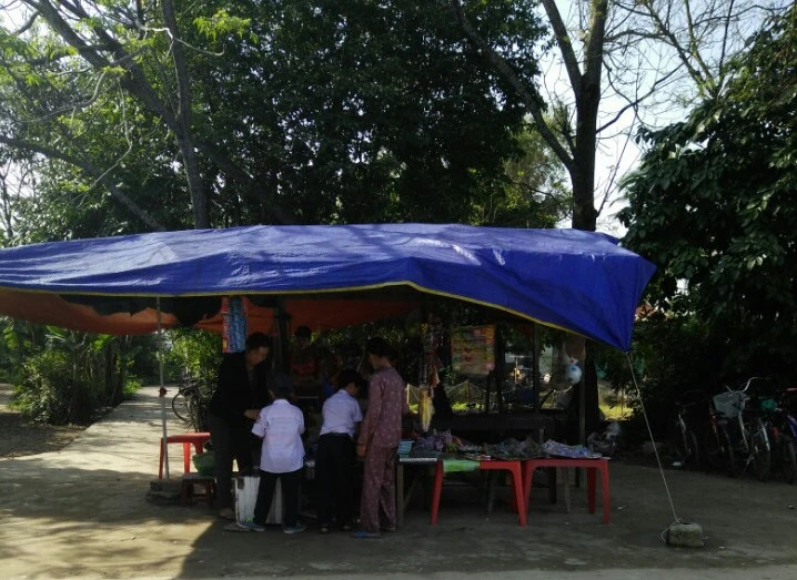 Đồ chơi “made in China” nhan nhản trước trường học ảnh 2