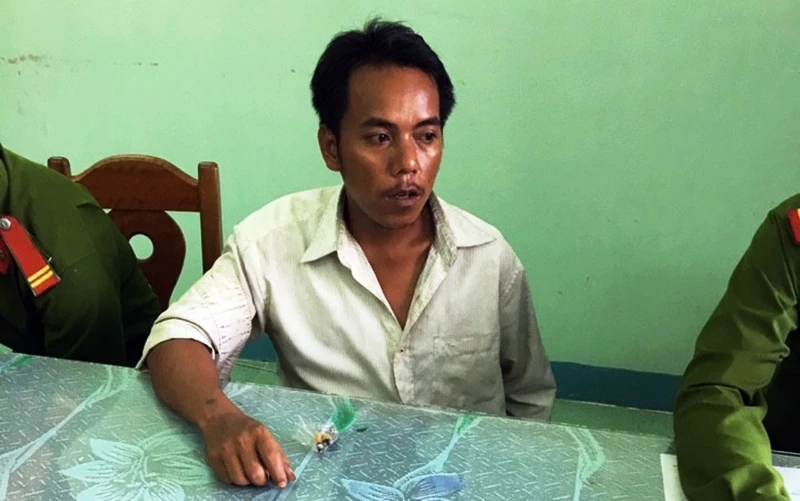 Kẻ cướp taxi trốn trong rừng cả đêm trước khi bị bắt ảnh 1