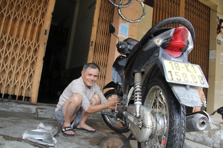 Quảng Nam: Hối hả dọn lũ từ tờ mờ sáng ảnh 15