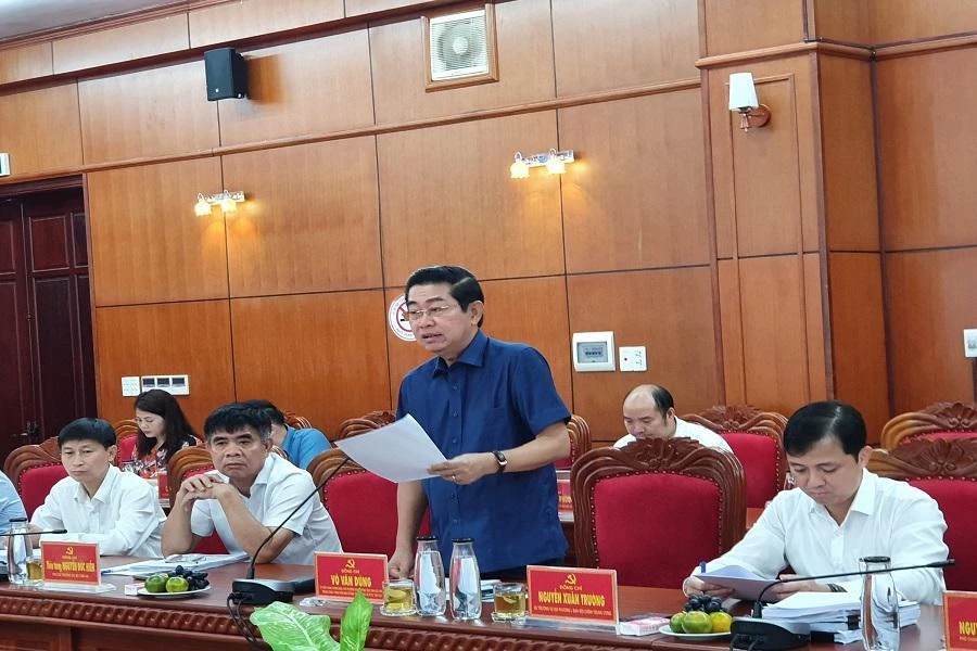 Ban Chỉ đạo Trung ương về phòng, chống tham nhũng, tiêu cực làm việc với Ban Thường vụ Tỉnh ủy Đắk Lắk. Ảnh QN