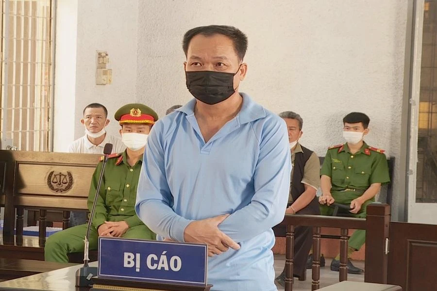 Bị cáo Phi tại tòa. Ảnh AĐ