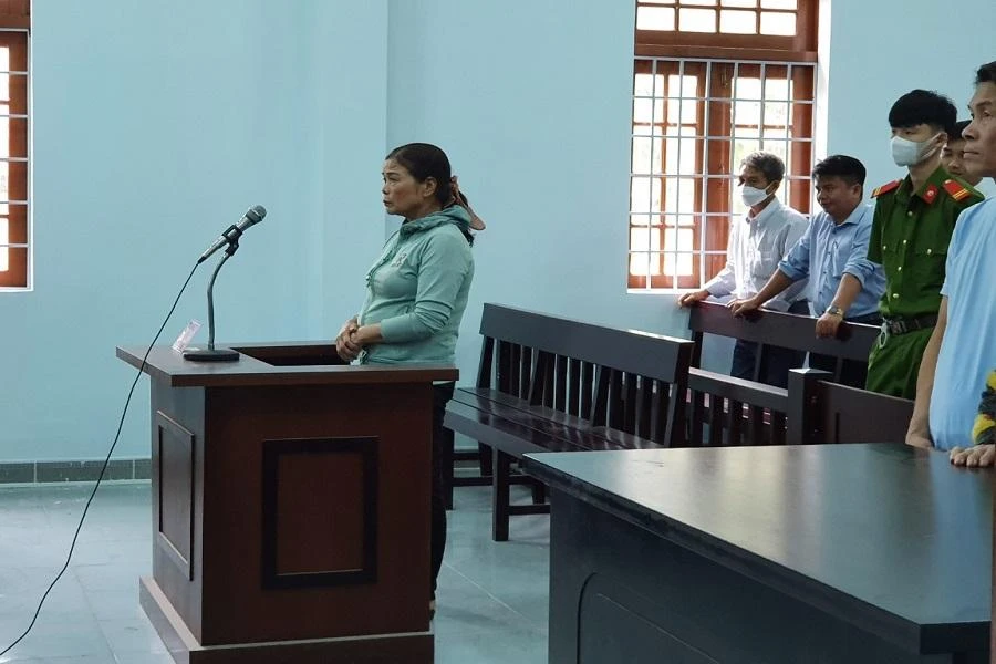 Bị cáo Lê Thị Xuân tại tòa. Ảnh QN