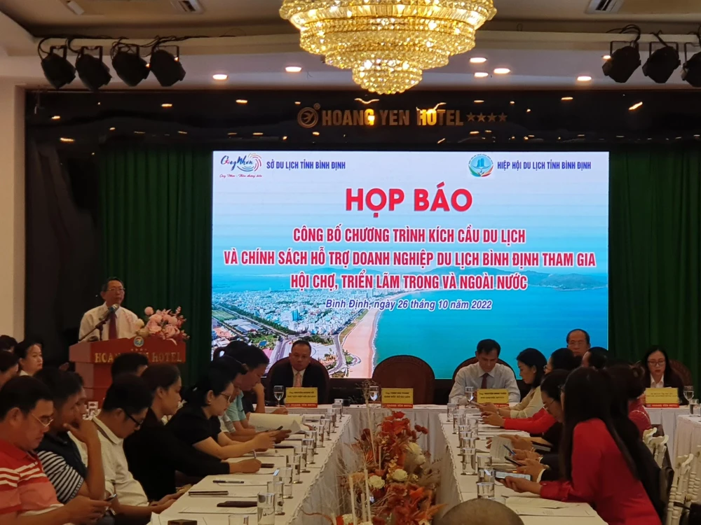 Sở Du lịch Bình Định họp báo công bố kích cầu thu hút du khách. Ảnh QN