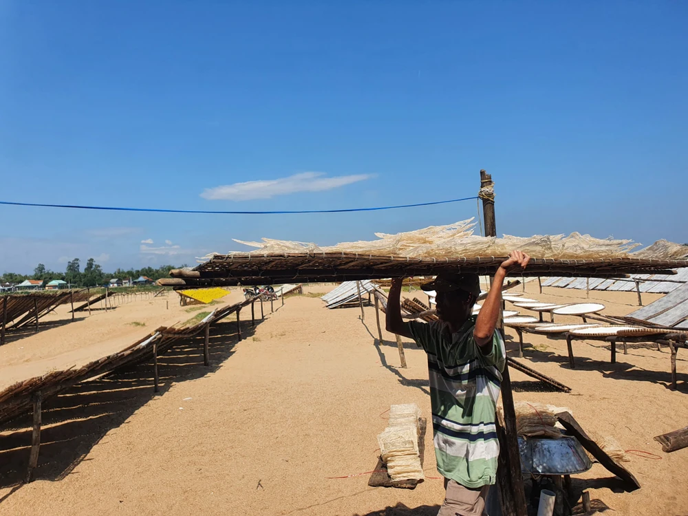 Làng nghề đã trải qua hàng trăm năm, phát triển đến ngày hôm nay. Ảnh QN