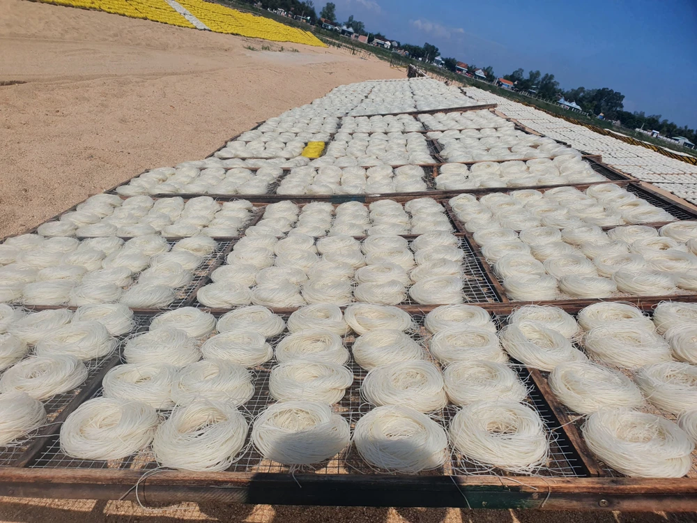 Ngoài bún Song Thằn, đây được coi là địa phương có lò bánh, bún lớn nhất Bình Định. Ảnh QN