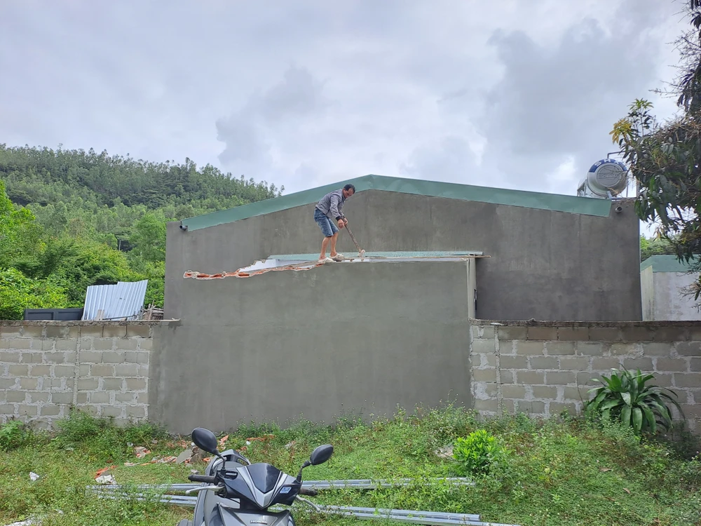 Ngày 17-2, chính quyền địa phương cưỡng chế tháo dỡ công trình xây dựng trái phép ở thung lũng Quy Hoà. Ảnh ĐT