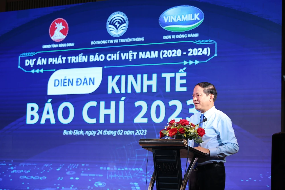 Ông Phạm Anh Tuấn, Chủ tịch UBND tỉnh Bình Định phát biểu tại diễn đàn. Ảnh QN