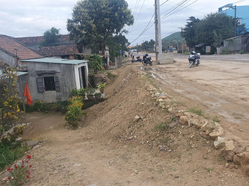 Bình Định liên tiếp kiến nghị Bộ GTVT chỉ đạo các đơn vị liên quan tìm hướng xử lý. Ảnh QN