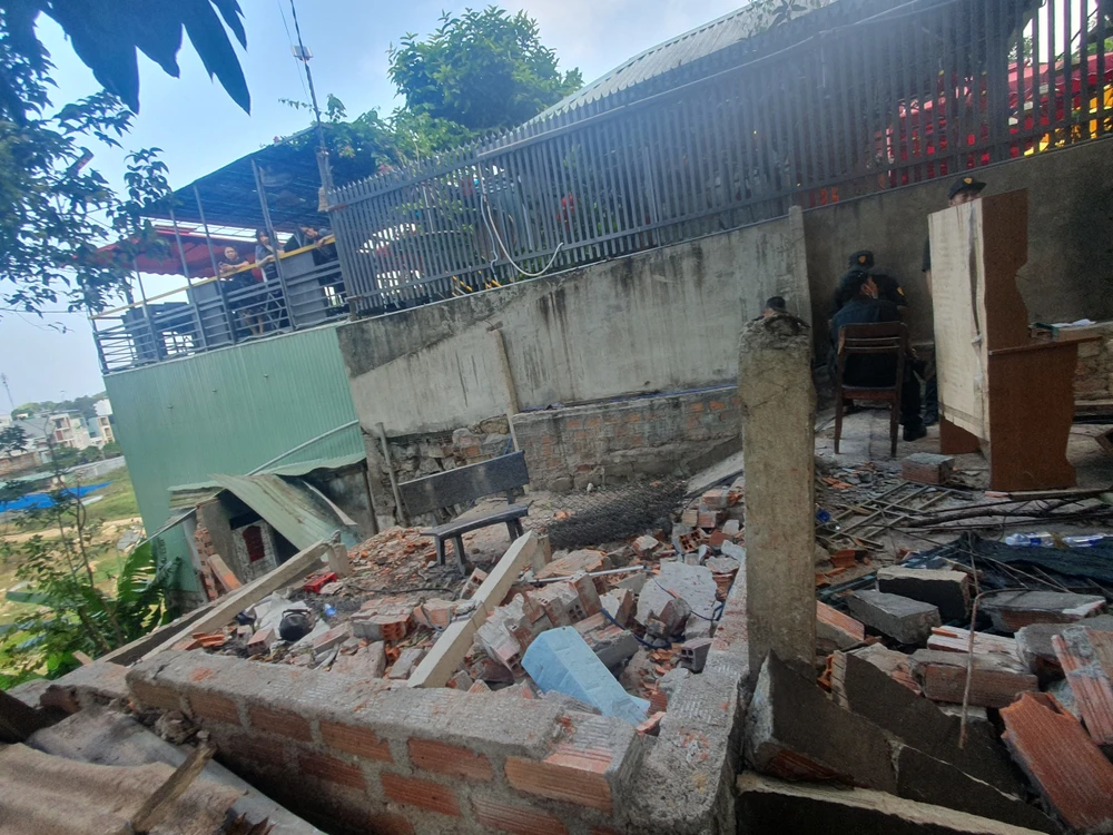 Một số công trình xây dựng không phép đã bị cưỡng chế tháo dỡ. Ảnh QN