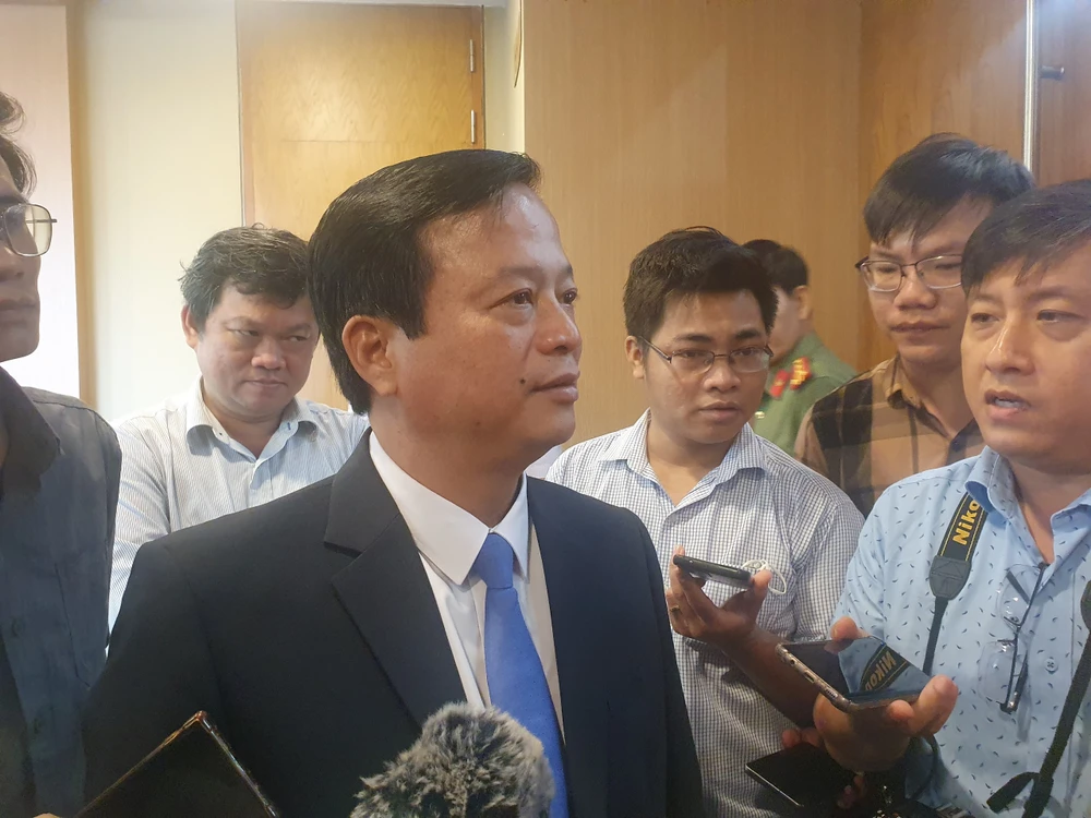 Ông Nguyễn Tuấn Thanh, Phó Chủ tịch UBND tỉnh Bình Định nói về dự án gang thép Long Sơn. Ảnh: QN